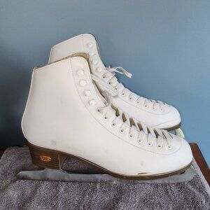 Riedell White Figure Skates 110W